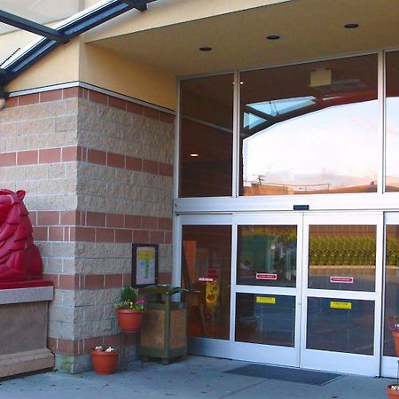 Red Lion Inn And Suites Victoria Saanich Buitenkant foto