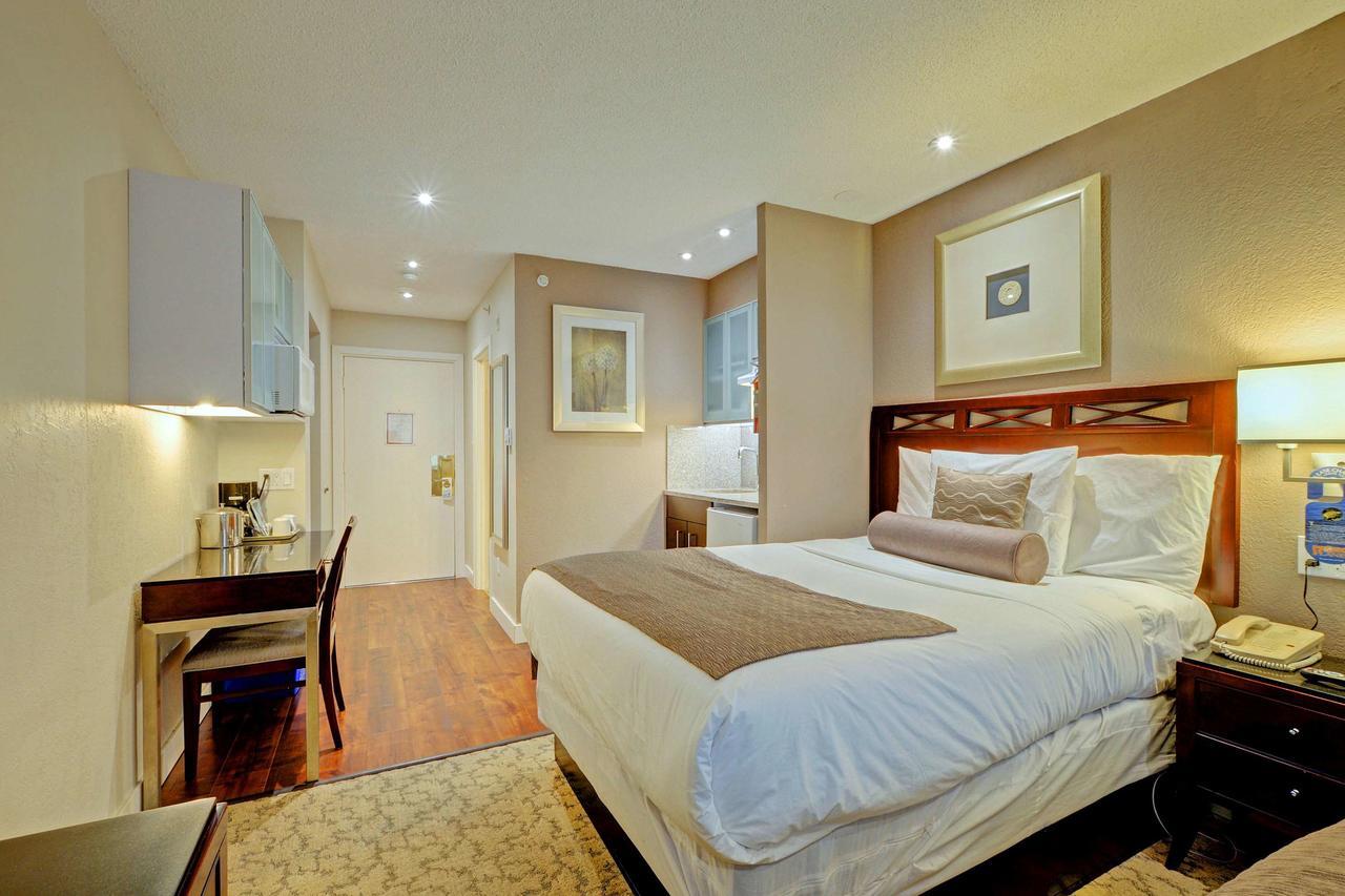 Red Lion Inn And Suites Victoria Saanich Buitenkant foto