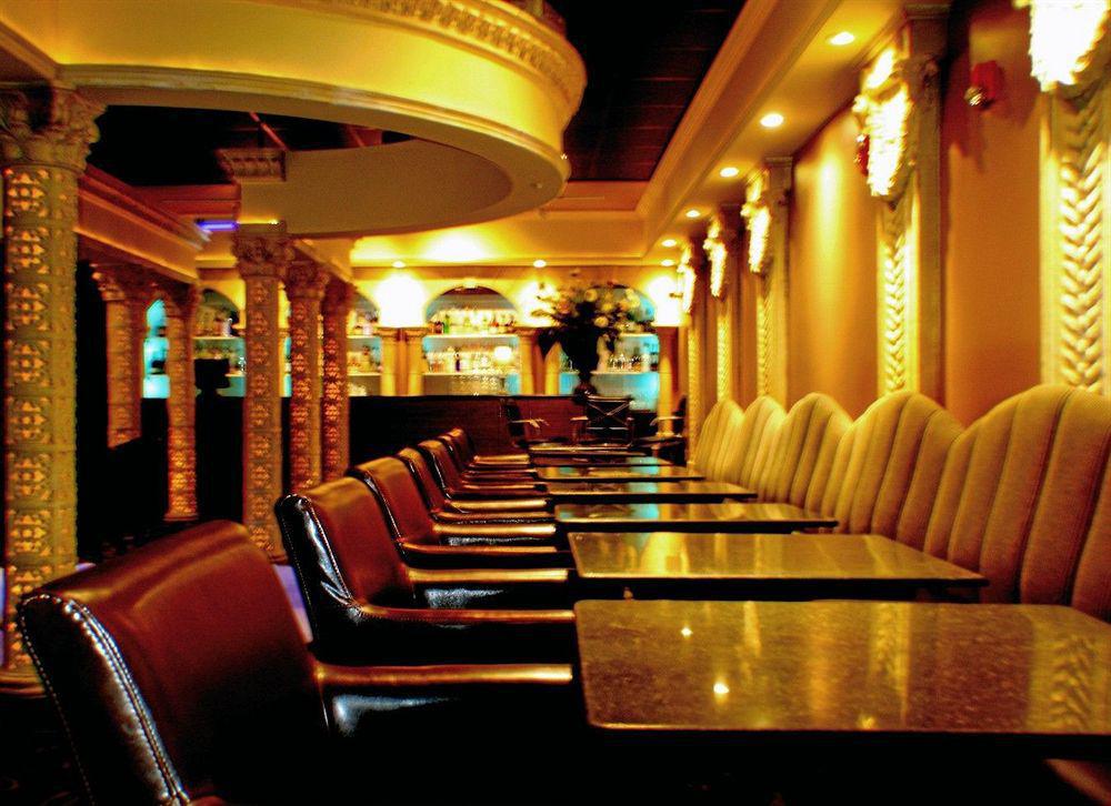 Red Lion Inn And Suites Victoria Saanich Restaurant foto